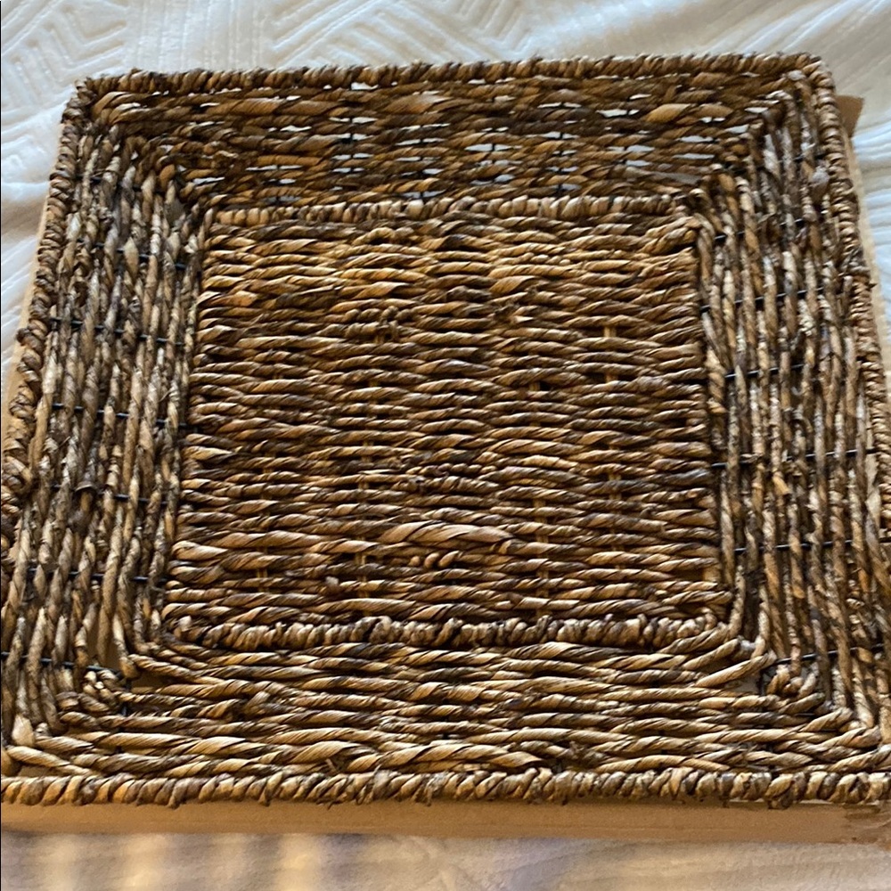 New Brown Woven Serveware Tray/Charger for Dining